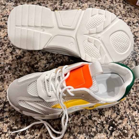 Colorblock Sneakers - Picture 4 of 5